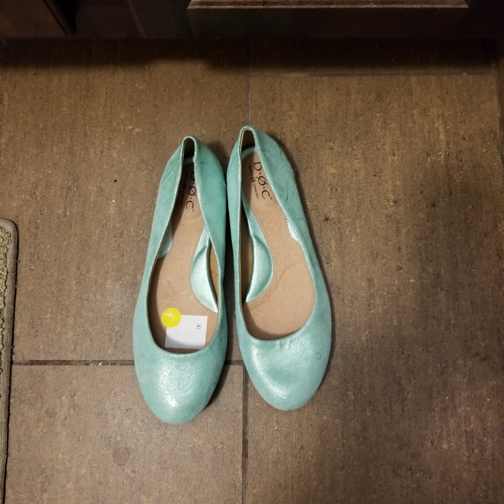 NWT BOC leather ballet flats